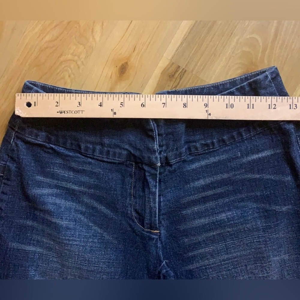 BEBE Cropped Flare Denim Jeans - Picture 2 of 8